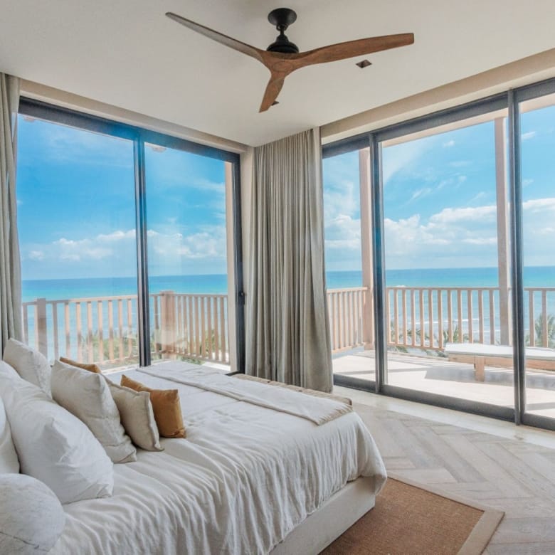 Exquisite 6-bedroom Beachfront Pentgarden