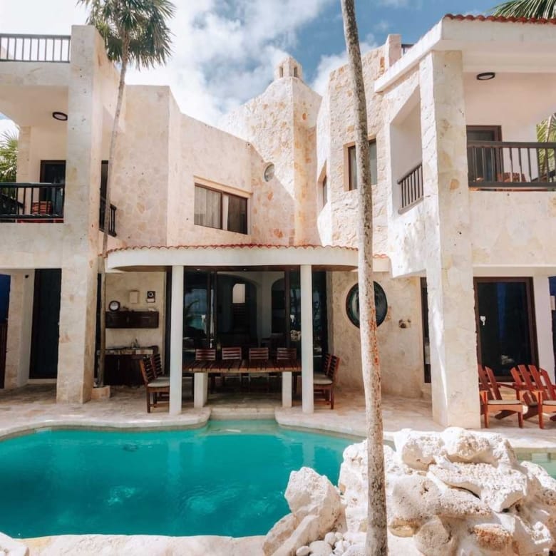 6-Bedroom Beachfront Villa in Akumal