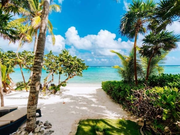 6-Bedroom Beachfront Villa in Akumal