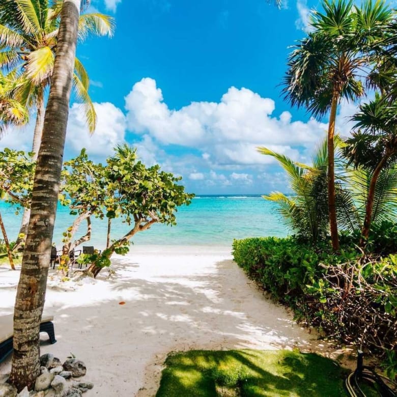 6-Bedroom Beachfront Villa in Akumal