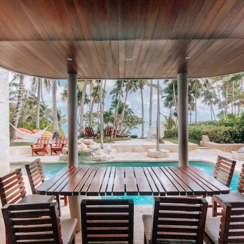 6-Bedroom Beachfront Villa in Akumal