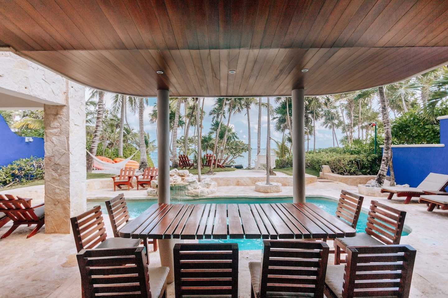 6-Bedroom Beachfront Villa in Akumal
