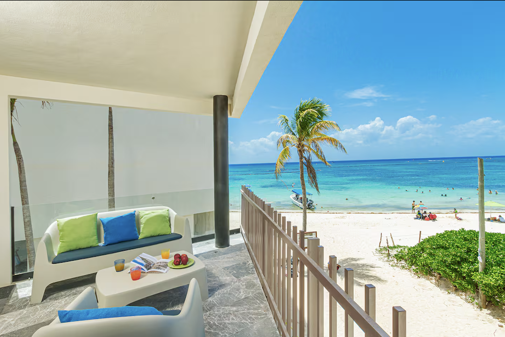 IT Beach15 IT Beach: 2-Bedroom Beachfront Condo with a Lock-Off in Playa del Carmen