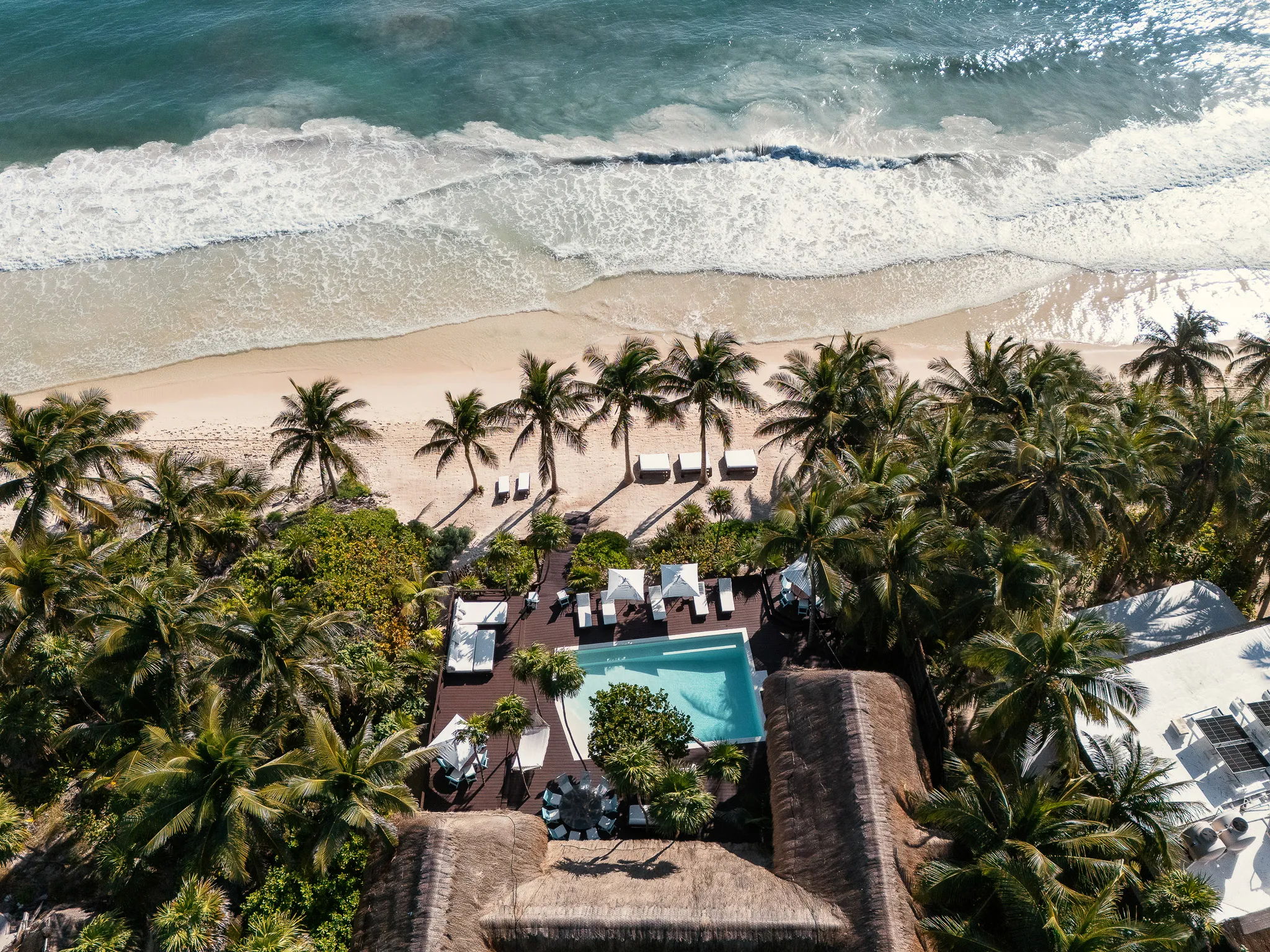 beachfront-villa-Tulum-Hotel-Zone
