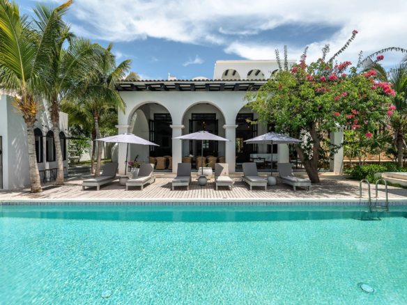 Rae’s Tulum — 9-Bedroom Villa in Region 8, Tulum