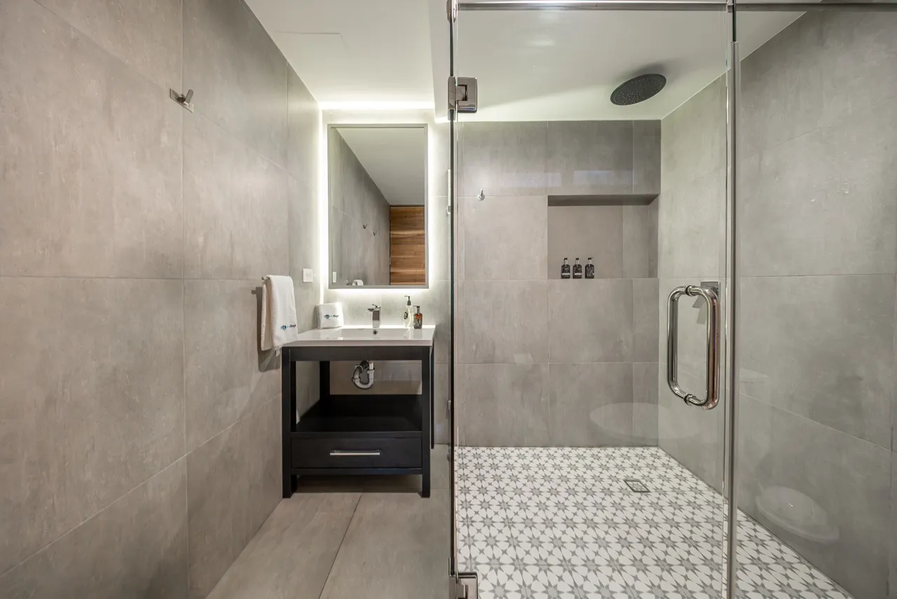 3-Bedroom Lock-Off Penthouse in Icono Playa, Playa del Carmen