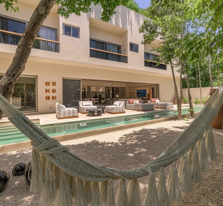 Villa Xatá: 5-Bedroom Villa in Los Santos, Aldea Zama, Tulum