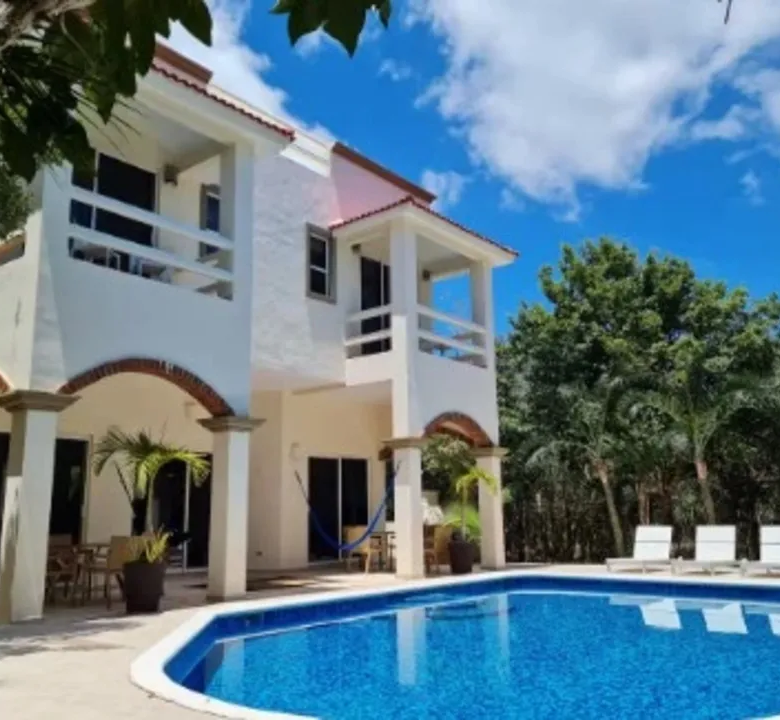 6-Bedroom Villa in Akumal, Riviera Maya
