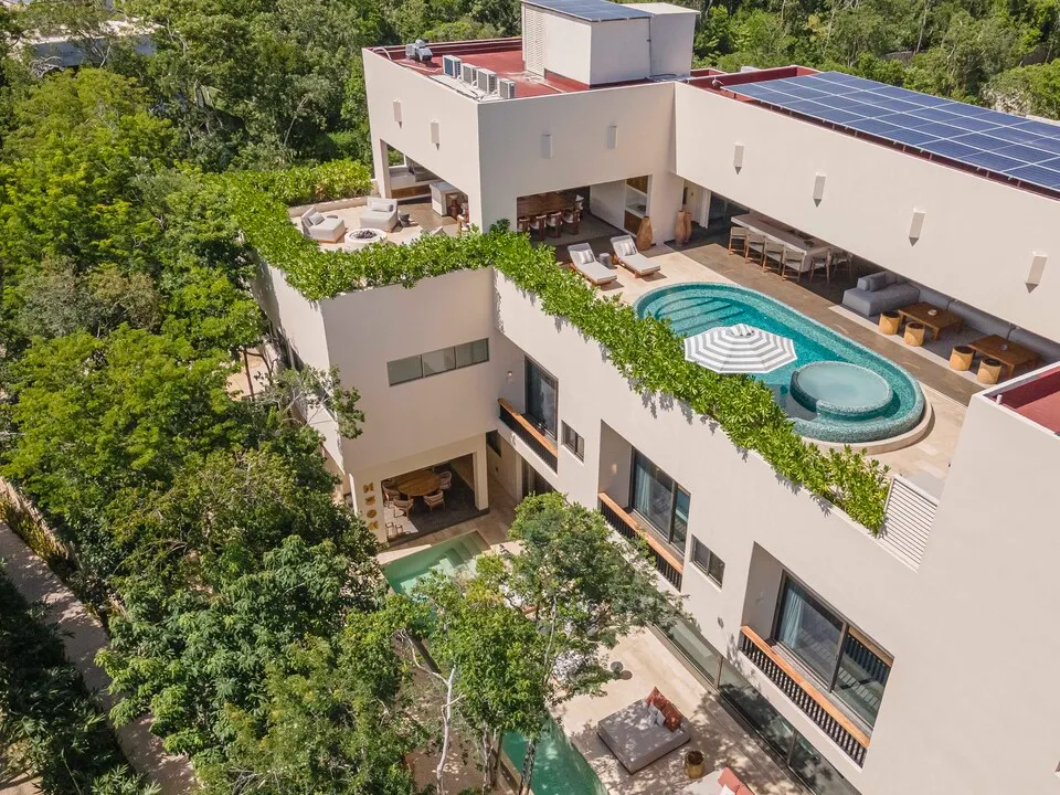 Villa Xatá: 5-Bedroom Villa in Los Santos, Aldea Zama, Tulum