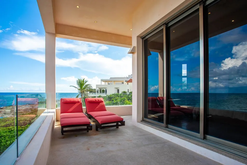 Beachfront 8-Bedroom Villa in Akumal, Punta Sur