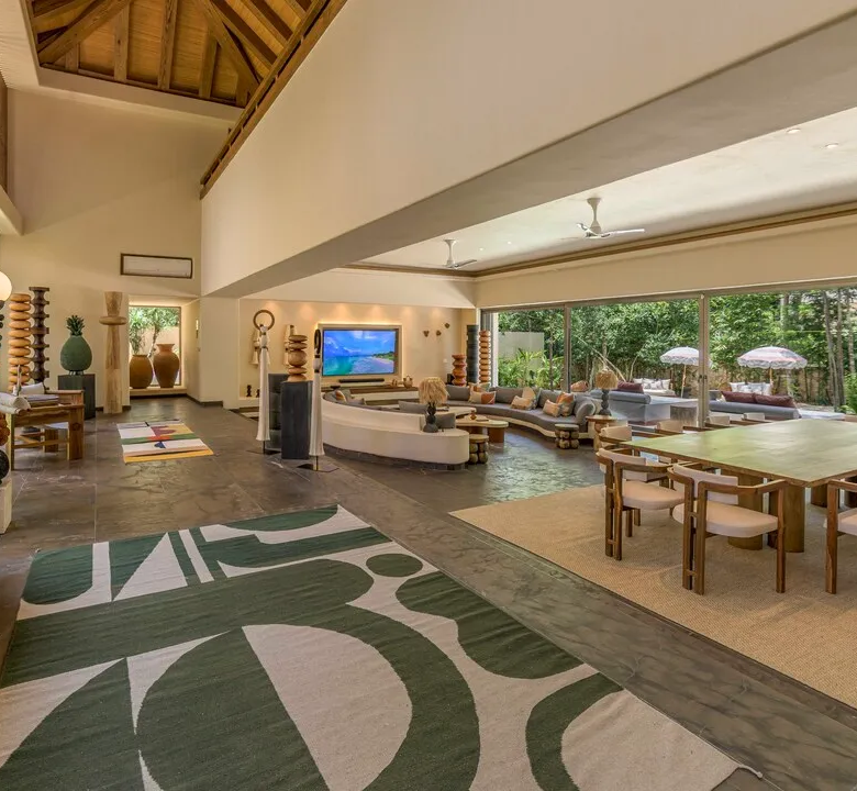 Villa Xatá: 5-Bedroom Villa in Los Santos, Aldea Zama, Tulum