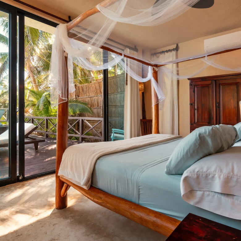Casa Chic — 7-Bedroom Beachfront Villa in the Tulum Hotel Zone