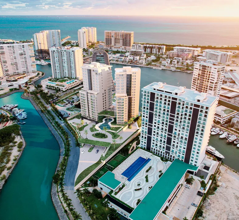 Velmari: 2, 3 & 4 Bedroom Condos in Puerto Cancún