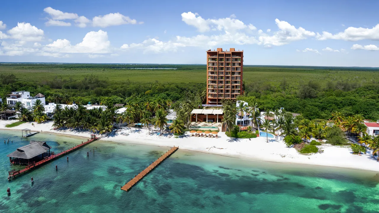 mistral-costa-mujeres-cancun-oceanview-tower.webp Legorreta-designed oceanview tower at Mistral in Costa Mujeres, Cancún