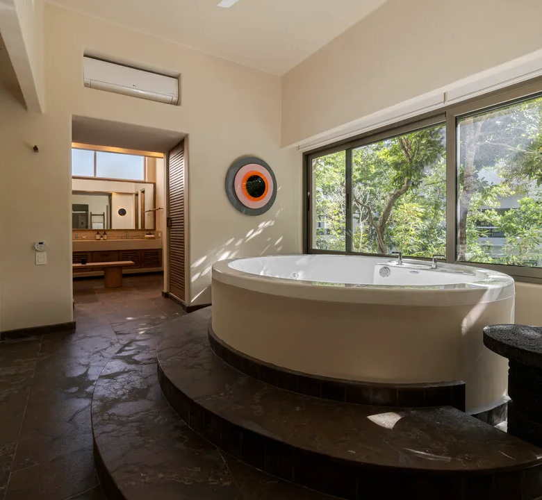 Villa Xatá: 5-Bedroom Villa in Los Santos, Aldea Zama, Tulum