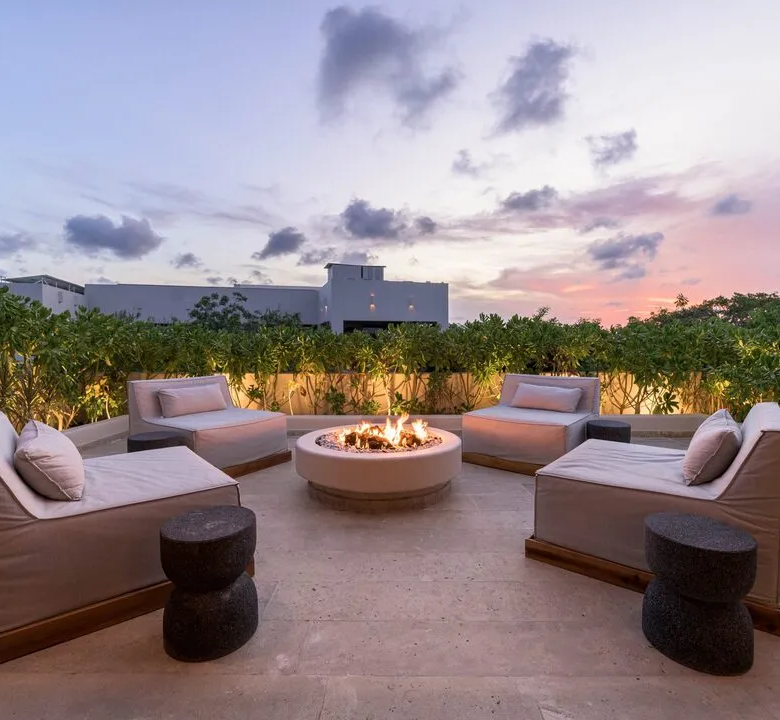 Villa Xatá: 5-Bedroom Villa in Los Santos, Aldea Zama, Tulum