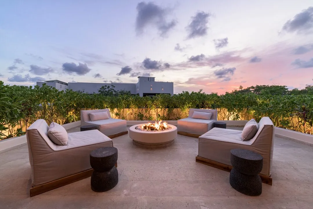 Villa Xatá: 5-Bedroom Villa in Los Santos, Aldea Zama, Tulum