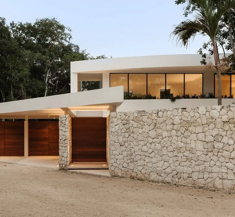 4-Bedroom Villa for sale in Tulum with Pool and Cinema