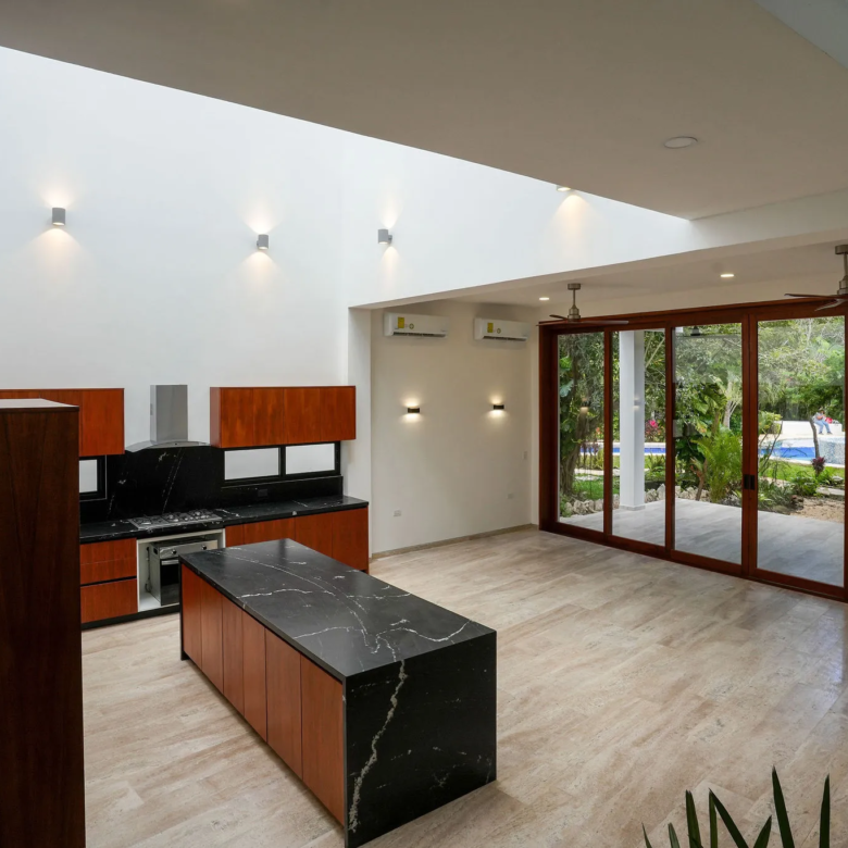 4–Bedroom Villa with Rooftop Pool in Selvamar, Playa del Carmen