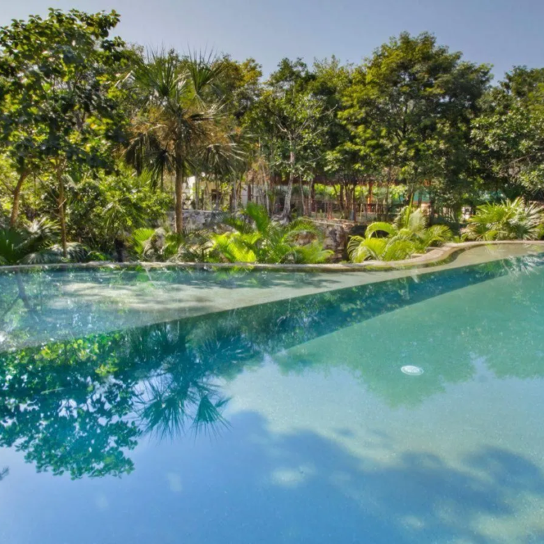 Casa Bosques de Bambú: 4–Bedroom Villa with Private Pool, Jacuzzi, Playa del Carmen