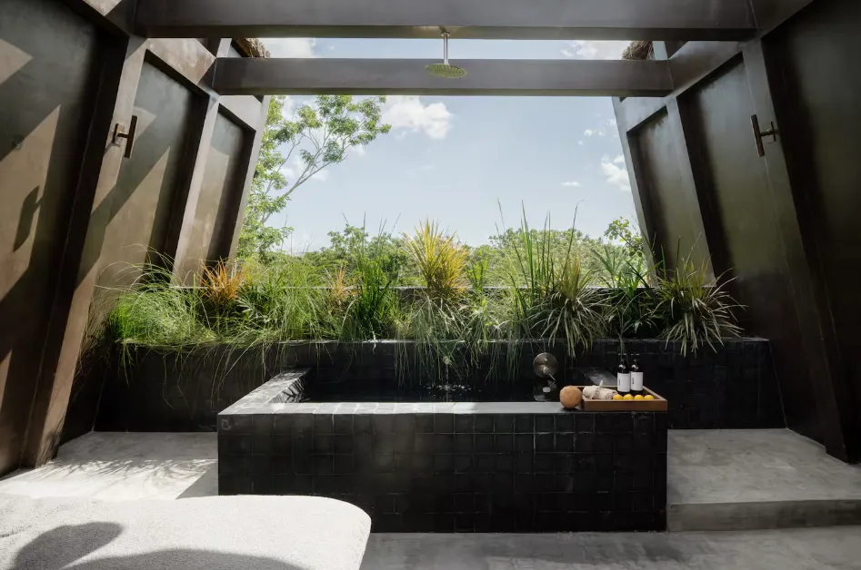 Casa Kuro Tulum-jacuzzi Casa Kuro Tulum