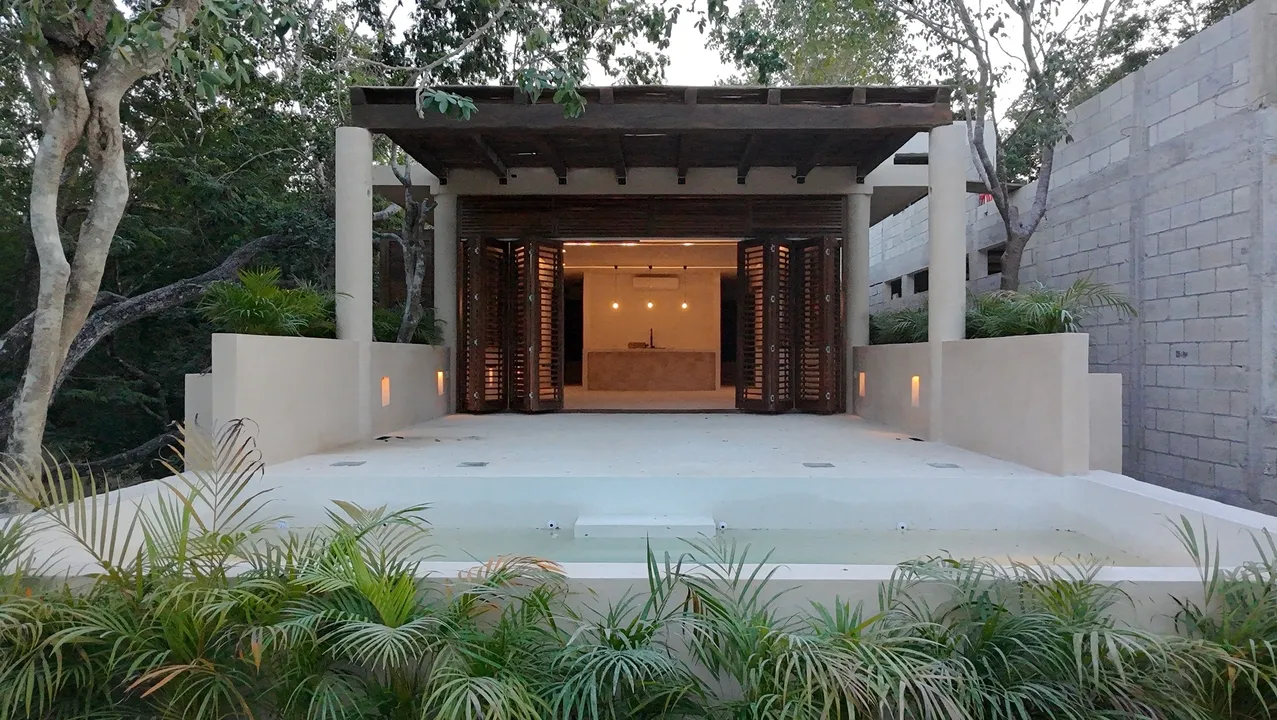 villa-riviera-tulum-residencial-private-pool.webp Private pool and terrace of a three-bedroom villa in Riviera Tulum Residencial, Tulum
